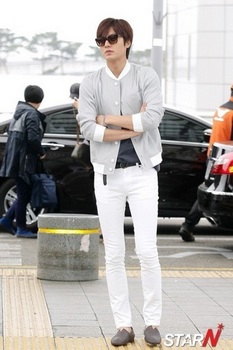 韓国アイドル「空港ファッション」イミンホ２の画像.jpg