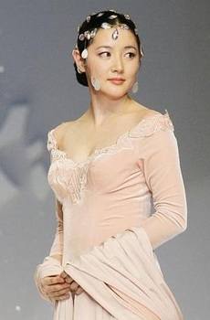 韓国美人女優、「イ・ヨンエ」の画像.jpg